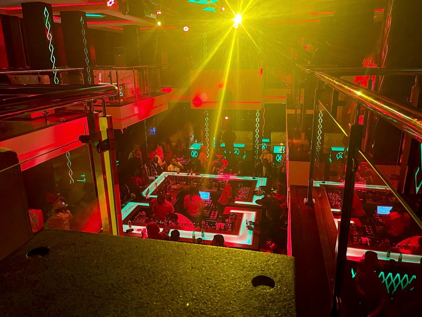 Central illuminated bar at ONYX